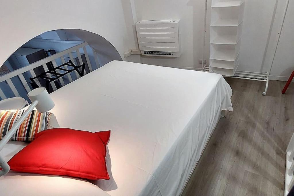 Dock33 - Comfort Loft In Catania Center Экстерьер фото