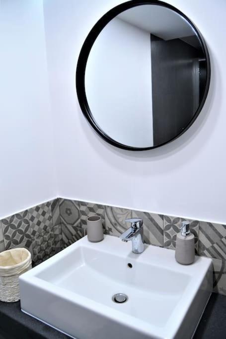 Dock33 - Comfort Loft In Catania Center Экстерьер фото