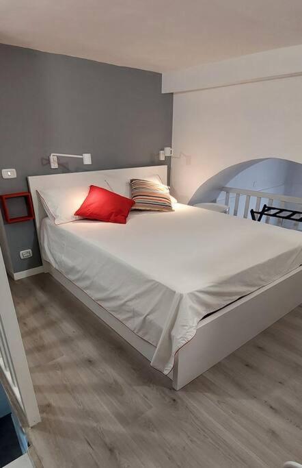 Dock33 - Comfort Loft In Catania Center Экстерьер фото